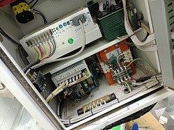Auto label controller
